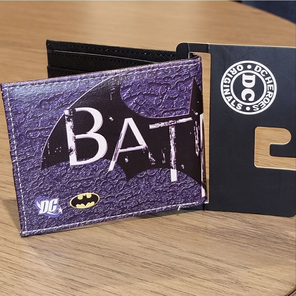 New DC Comics Batman Bifold Wallet Card Slots Zipper Money Compartment